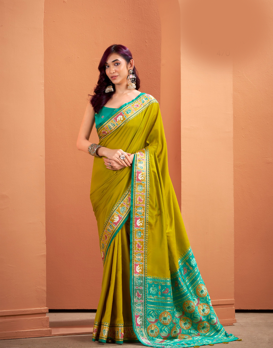 Traditional Patola Silk Saree with Woven Pallu & Designer Border Perfect for Festive Occasions - Buy