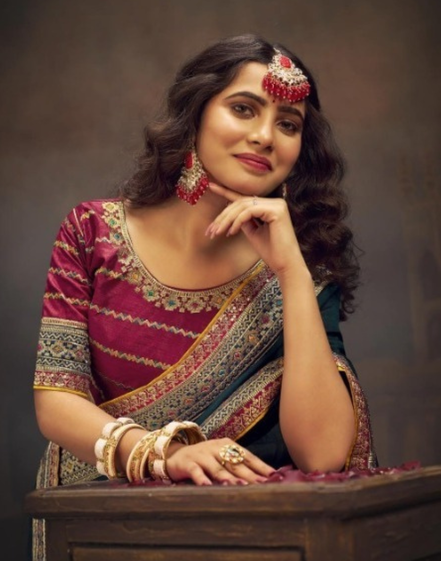 Premium Green Saree Swarovski Sequin Embroidery with Designer Border & Matching Designer Blouse - Buy_1